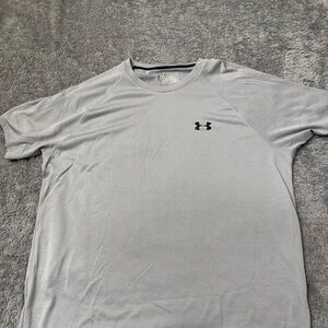 Under Armour Men's Gray T-Shirt